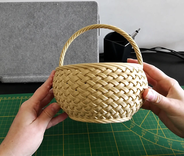 Cesta para la búsqueda de Pascua